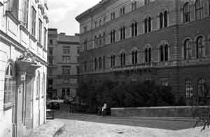 Auf dem Weg zur Nationalbibliothek (c) Roland Reuß